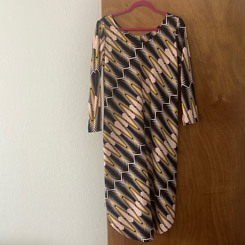 Manuhealii Midi to Longer Length 3/4 Sleeve Tribal Dress